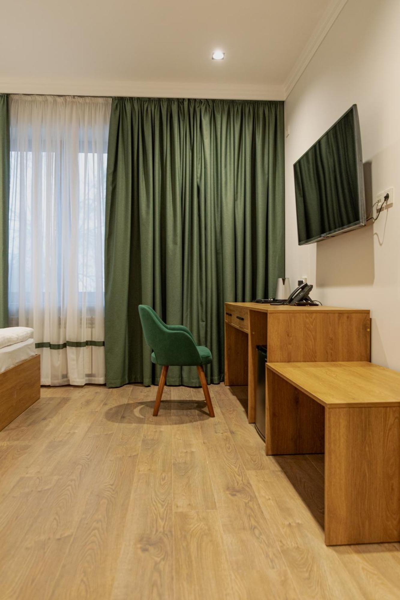 Green Hills Resort Uzbekistan Chimbaylyk Bagian luar foto