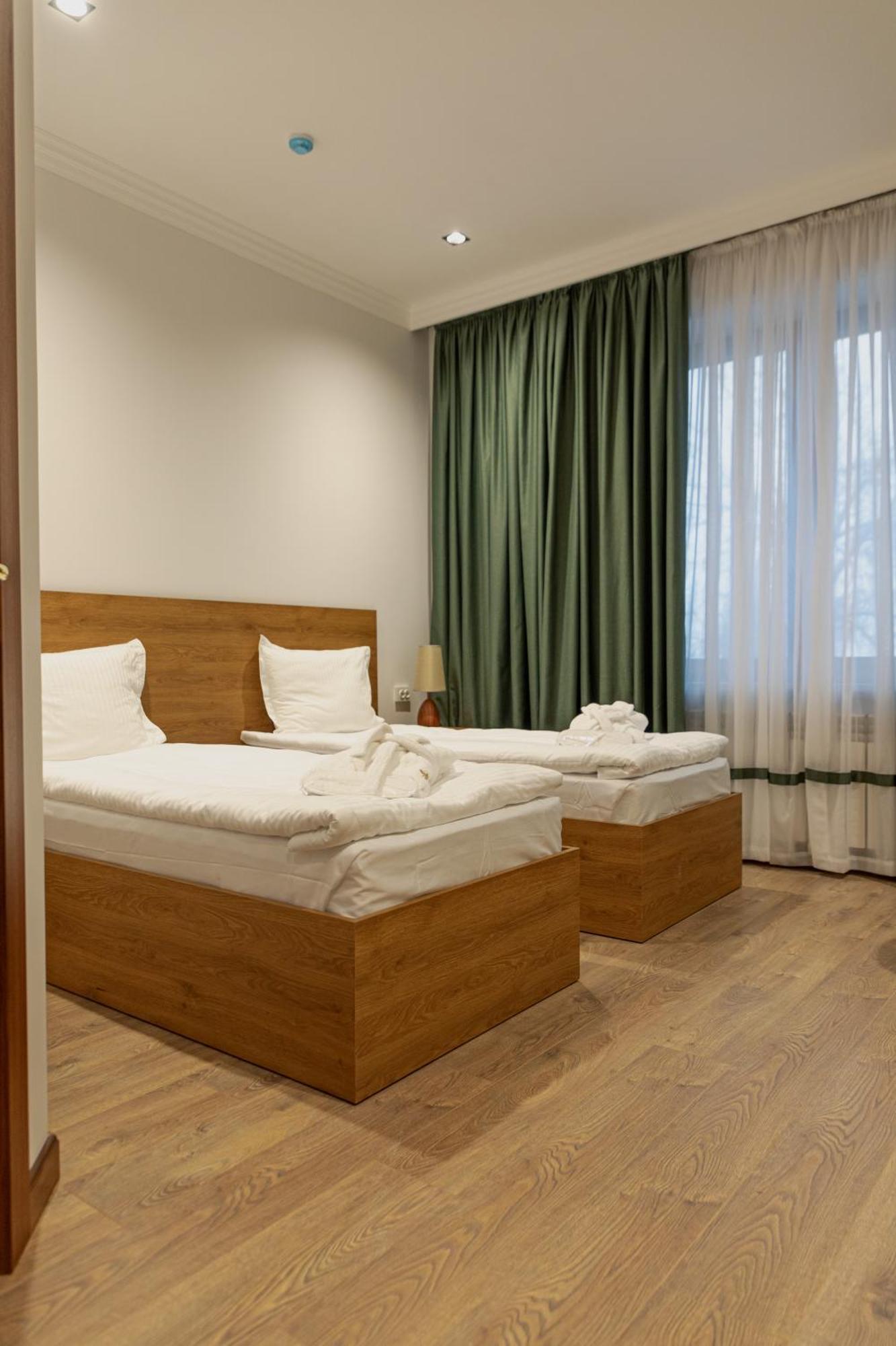 Green Hills Resort Uzbekistan Chimbaylyk Bagian luar foto